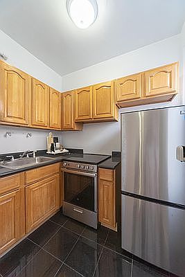 5th image of 244 W 72nd St APT 7C