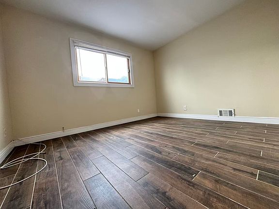 4th image of 158 Malone Ave Floor 1
