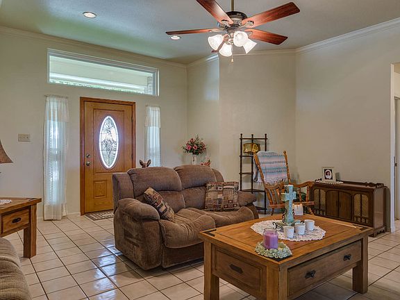 3rd image of 105 Country Ln