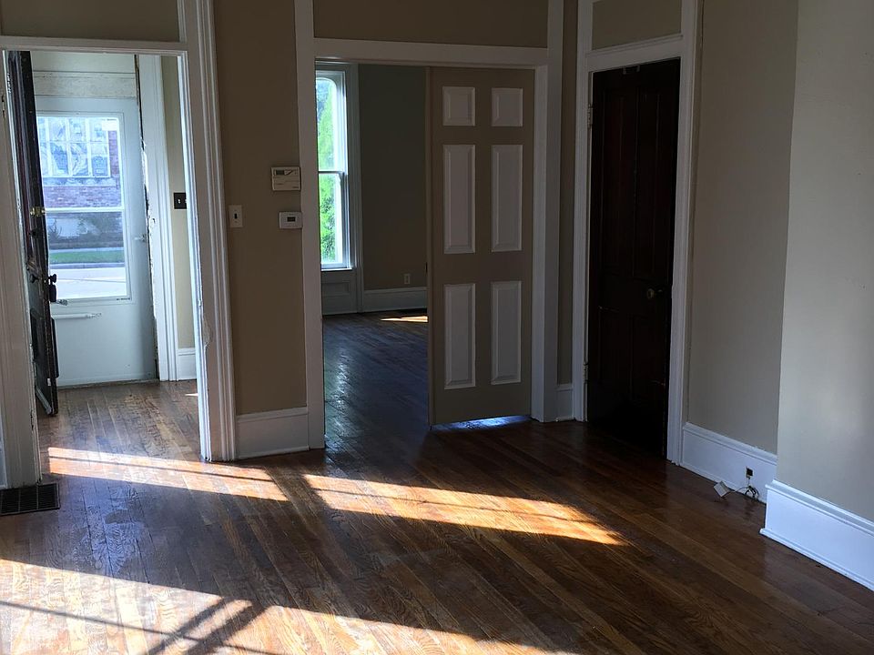 1st image of 650-652 W Ash St