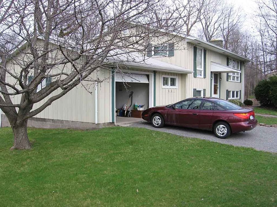 2nd image of 4452 Canal Rd