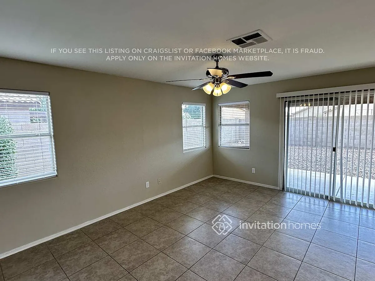 Building Photo - 3215 W Salter Dr