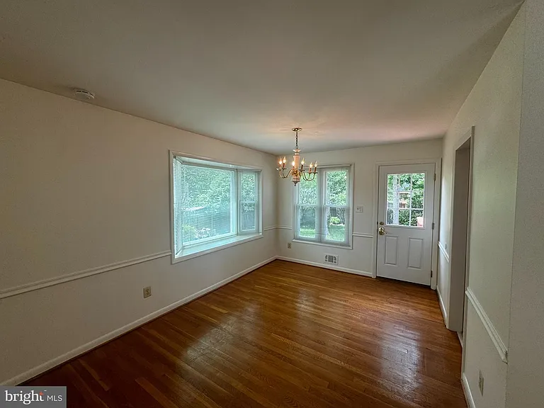 2508 Saint John Pl — Photo 9