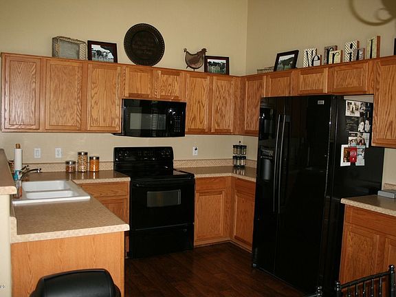 4th image of 4818 E Sandwick Dr