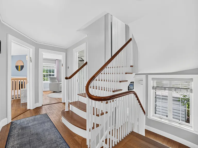 44 Elizabeth St — Photo 16