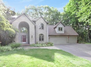 6790 Blythefield Ave NE, Rockford, MI 49341
