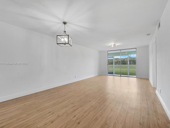4th image of 9411 N Hollybrook Lake Dr APT 109