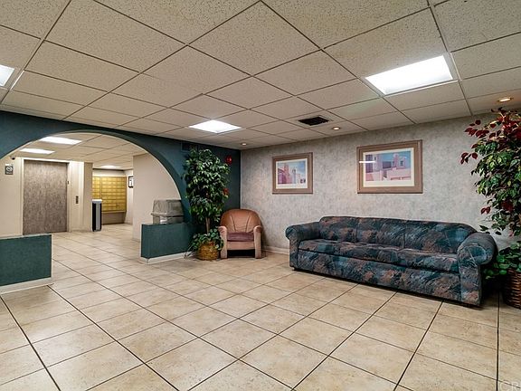 3rd image of 7211 Cozycroft Ave Unit 23