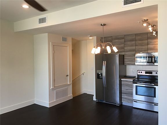 5th image of 604 N Bluff Dr Unit 223