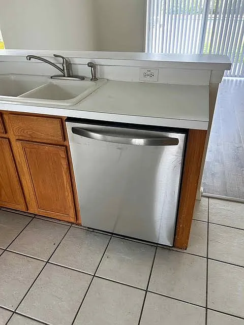 Wrencrest Dr, Zephyrhills — Photo 4