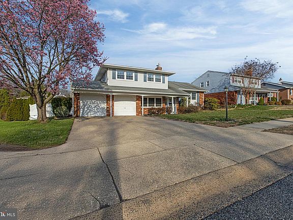 4th image of 2702 Burnley Rd