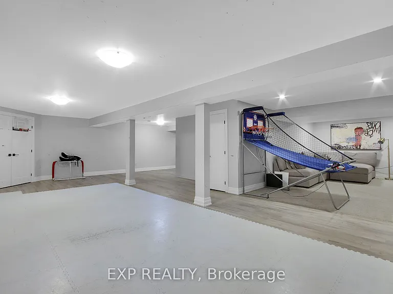 895 Dresden Cres — Photo 38