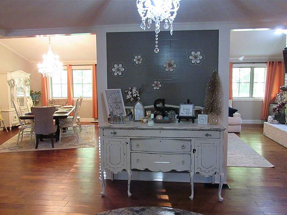 4th image of 2235 Wildwood Dr