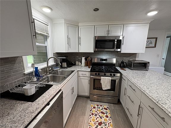 5th image of 8580 Webster Rd