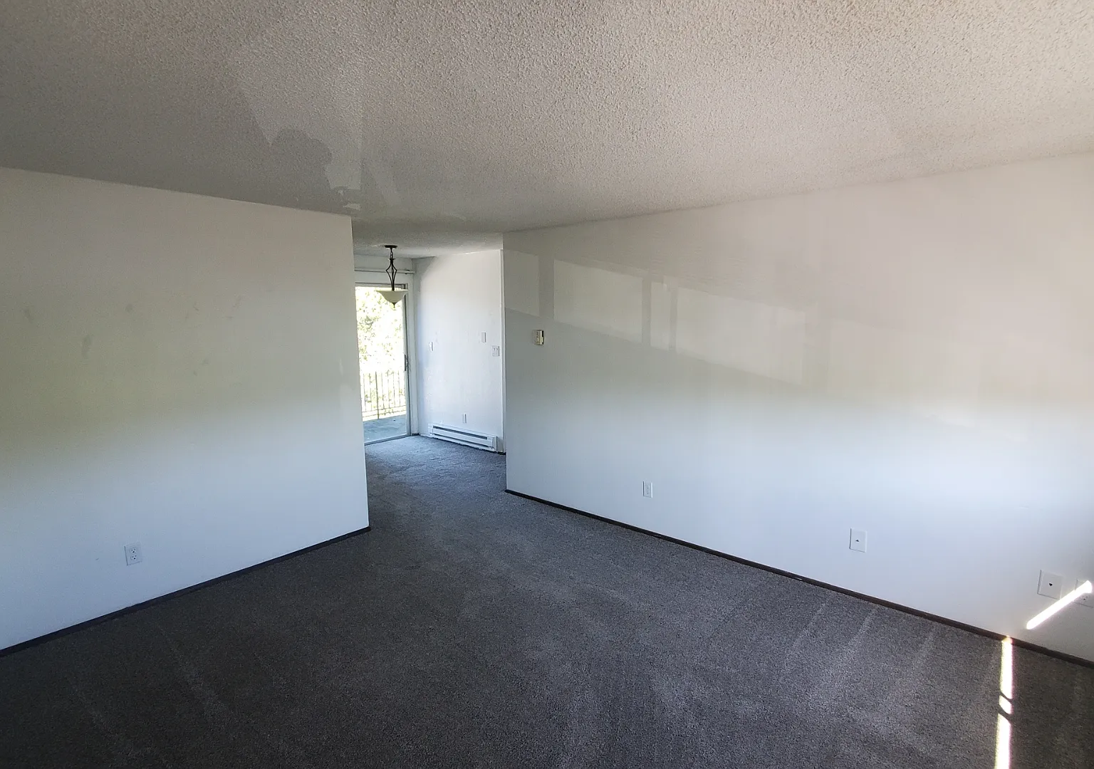 1 bed, 650 sqft, $1,300 — Photo 2