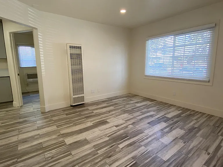 2316 E St #1 — Photo 5