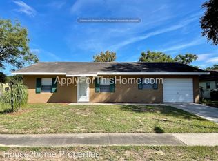 909 Park St, Seffner, FL 33584
