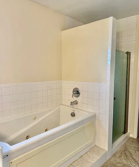 11801 N Coggins Dr — Photo 15