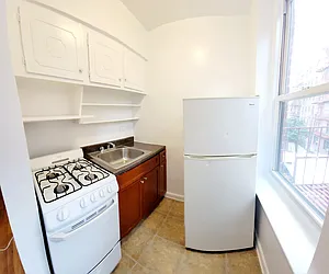 Rented by Metro Park Realty Inc