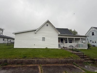 612 N Cherry St, Hartford City, IN, 47348