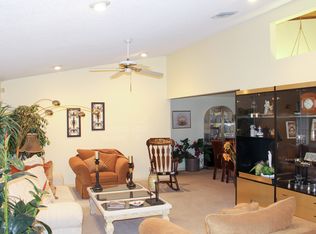 2073 Amesbury Cir, Wellington, FL 33414