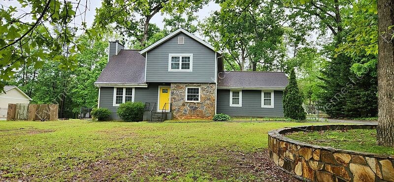 1st image of 840 Winfield Ct SW