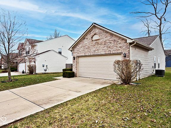 3rd image of 11729 Rossmore Dr