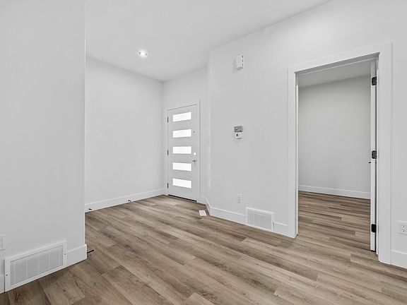 3rd image of 135 Ficus Way