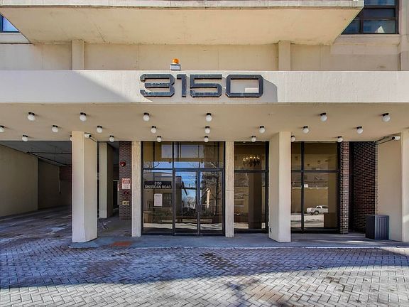 2nd image of 3150 N Sheridan Rd APT 4B