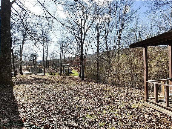 5th image of 315 Highwater Rd