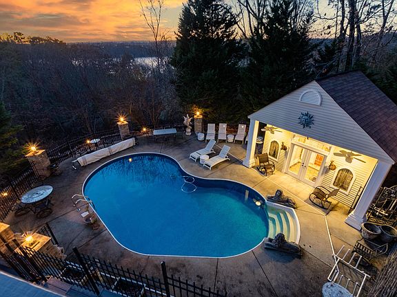 2nd image of 7407 Riverridge Dr