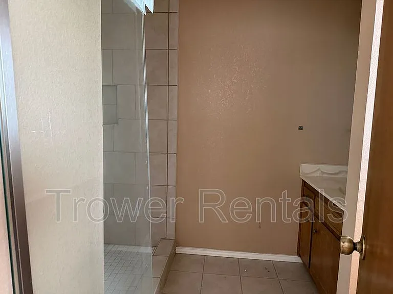 9016 W Valley Meadow Ln — Photo 16