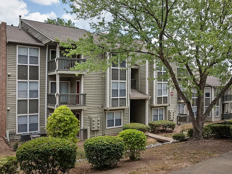 Sunstone Apartments — Photo 18