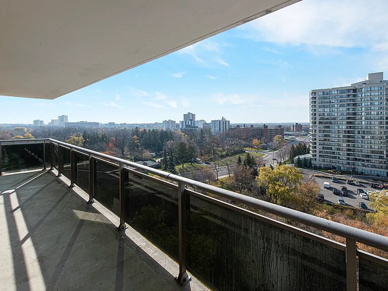 120 Dundas St E — Photo 48