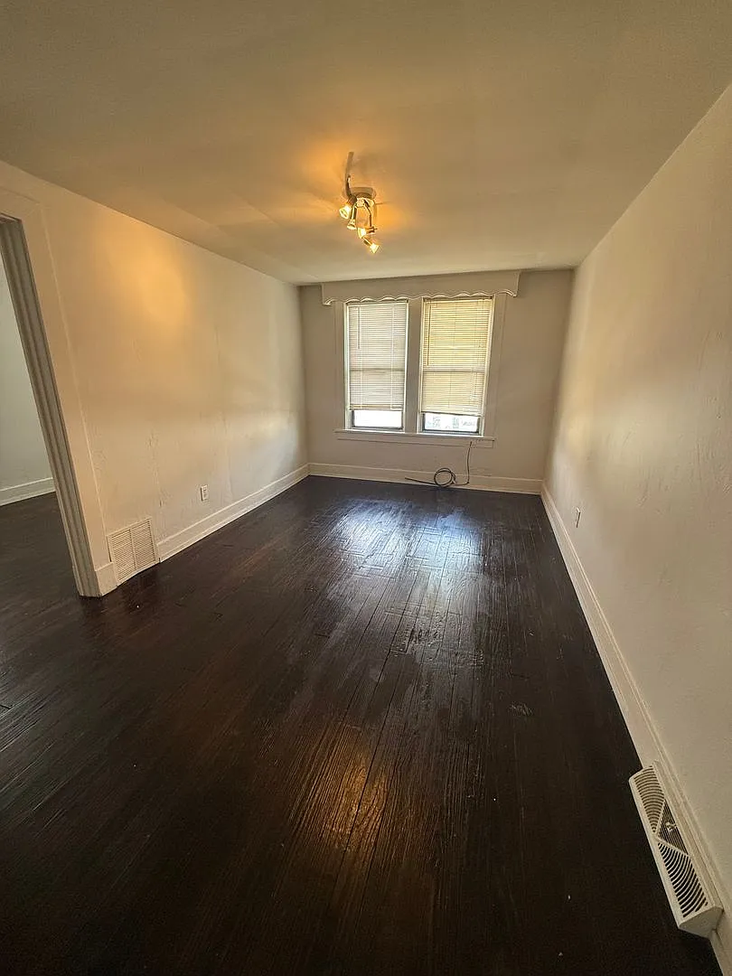 529 Walnut Street — Photo 3