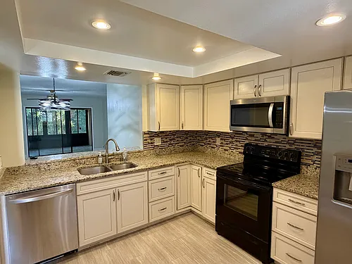 6136 Whiskey Creek Dr Photo 1