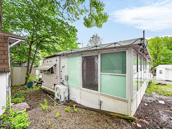 3rd image of 65 Seminole Rd