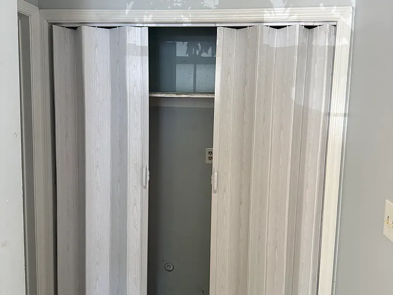 55 Chester Ave #1 — Photo 8