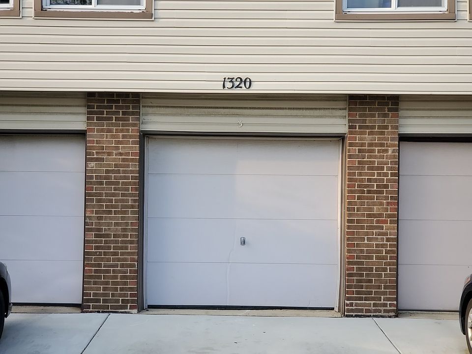1st image of 1320 Kingsbury Dr Unit 3