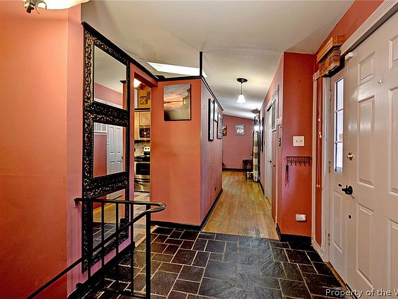 5th image of 136 Mill Neck Rd