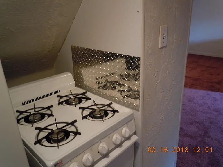 Versailles Ave — Photo 2