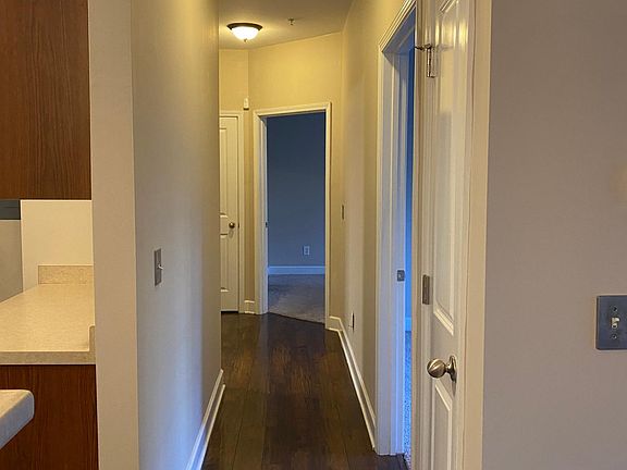 Hallway to bedrooms
