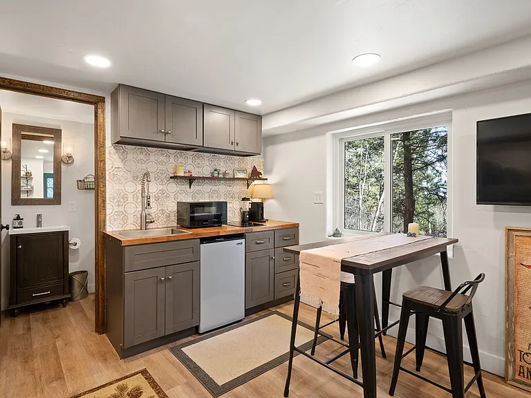 Gorgeous views from your dining room table