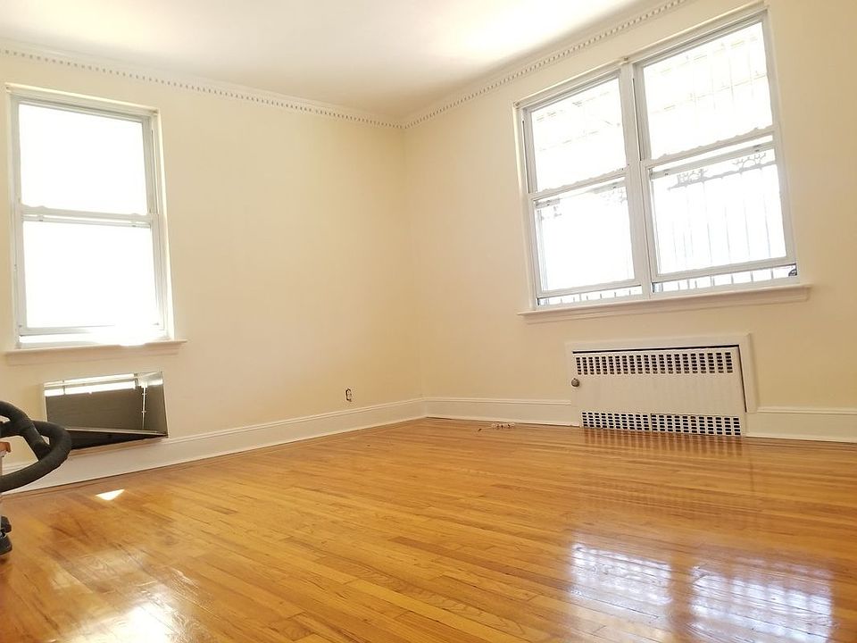 1st image of 4703 28th Ave #2