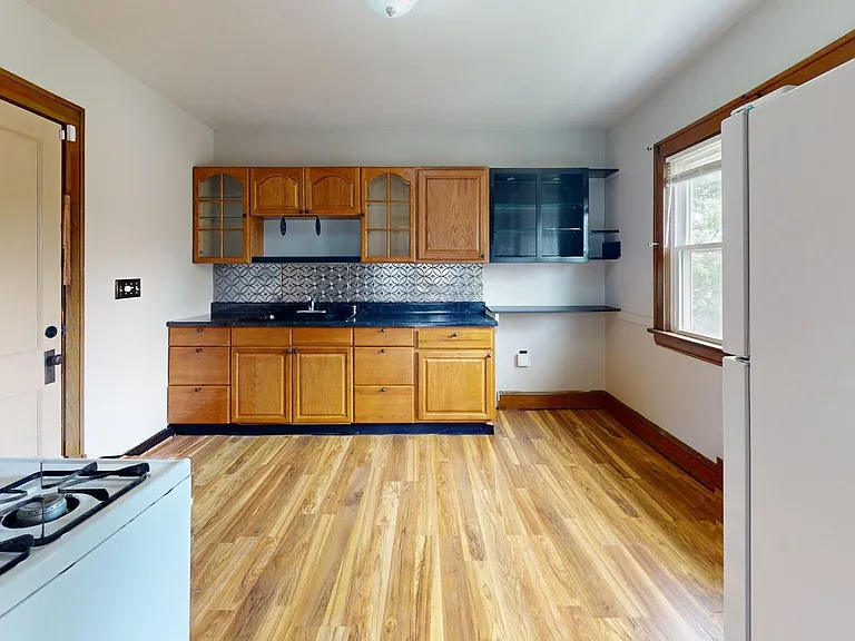9715 Plymouth Ave — Photo 39