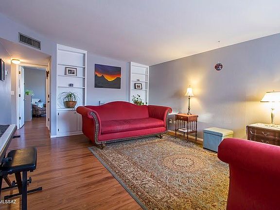 4th image of 3116 N Presidio Cir