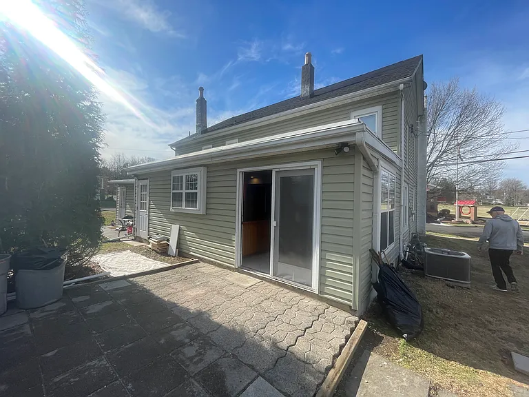 63B Wilson Ave — Photo 16