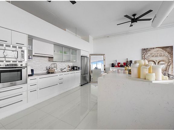 5th image of 804-7934 West Dr #804