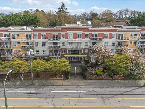 1371 Hillside Ave #211, Victoria, BC V8T 2B3