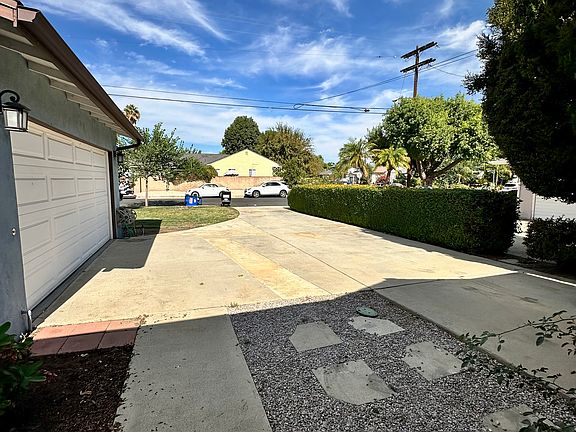 4th image of 15808 Valerio St